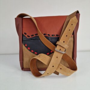 Torba-skorzana-Handmade-Make-Art-not-War-2-scaled-1.jpg